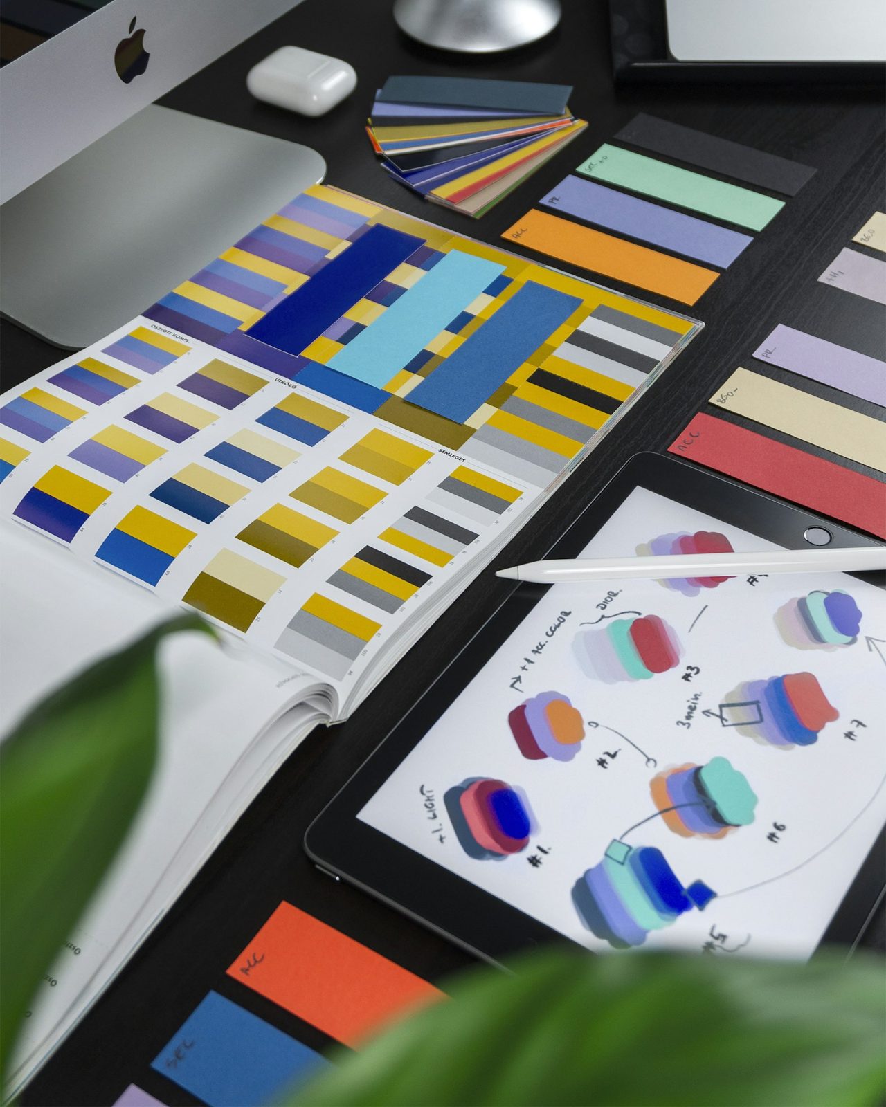 Nuanciers et maquettes de design graphique